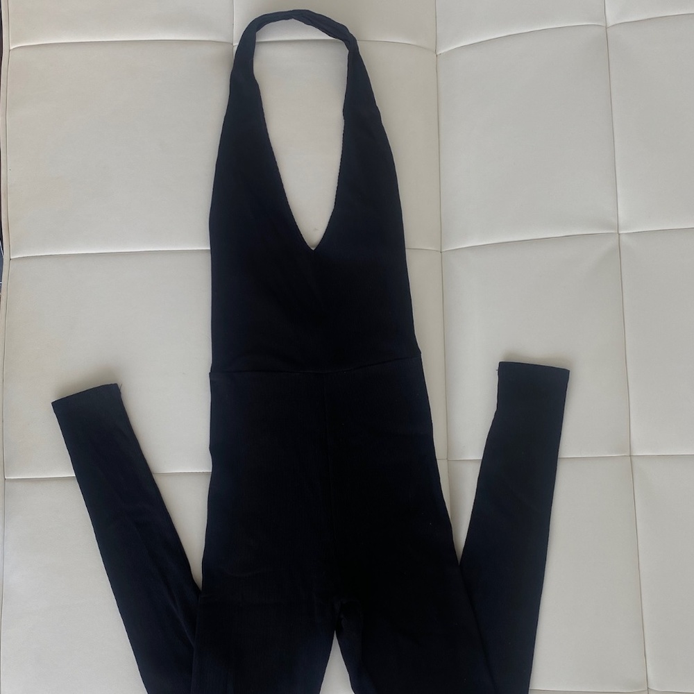 INAMORATA KNIT HALTER PLAYSUIT.